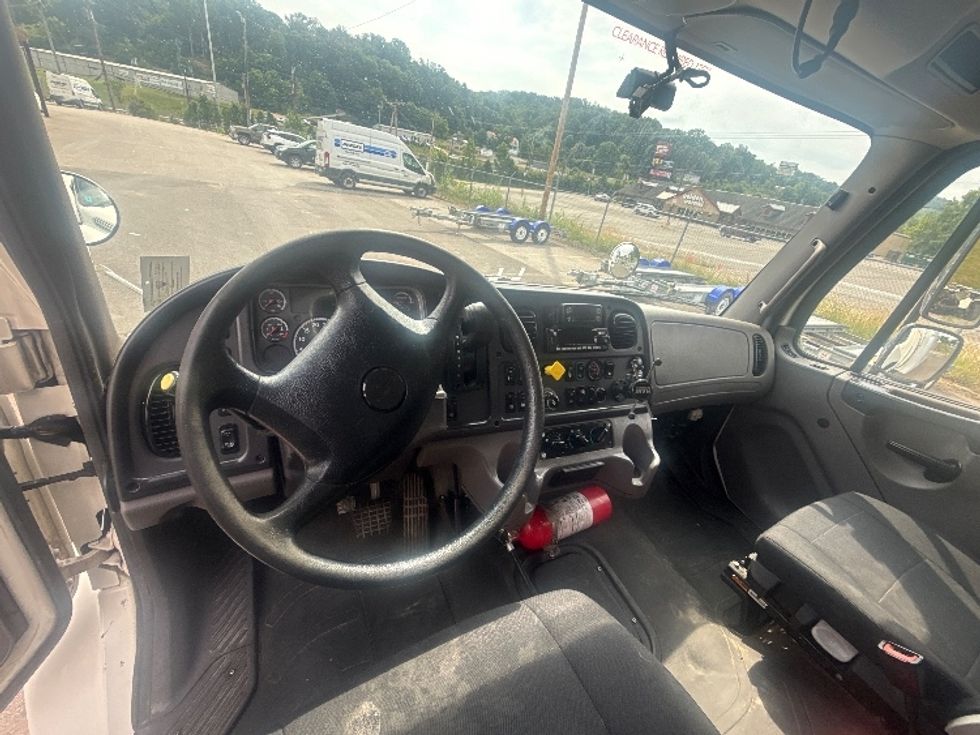 Medium Duty Box Truck-Light and Medium Duty Trucks-Freightliner-2022-M2-Cross Lanes-WV-447,582\n\t\tmiles-$ 27,250 - Image 18