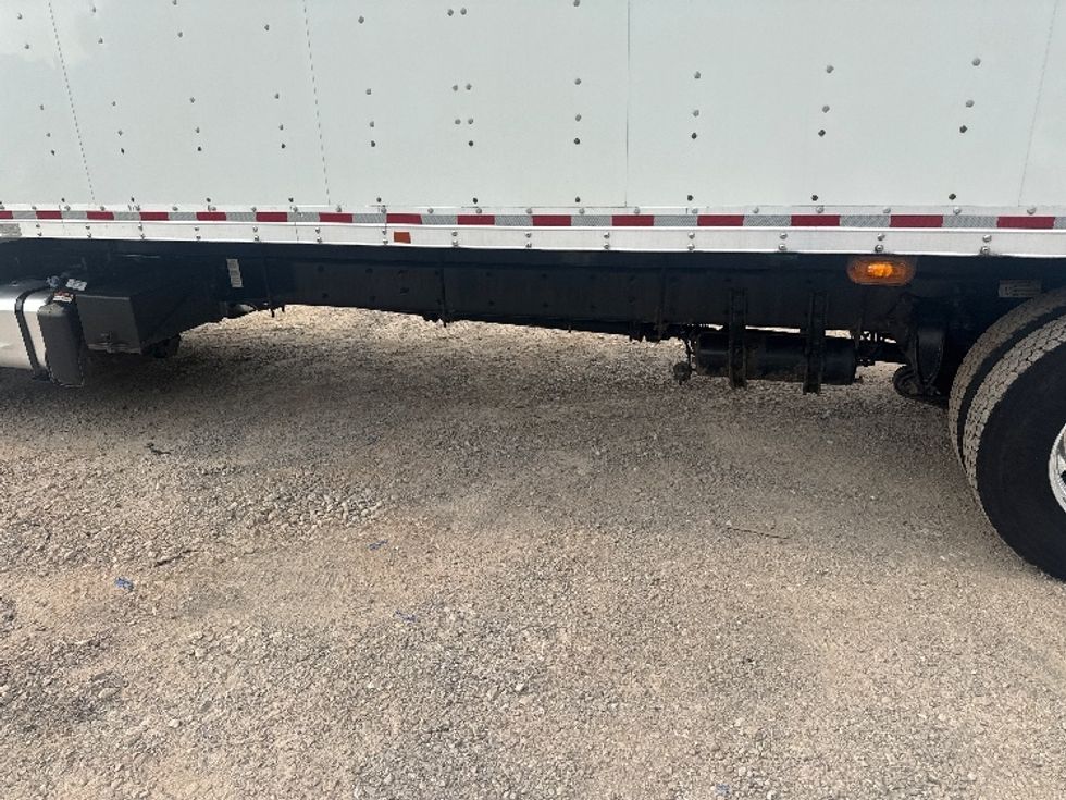 Medium Duty Box Truck-Light and Medium Duty Trucks-Freightliner-2022-M2-Cross Lanes-WV-447,582\n\t\tmiles-$ 27,250 - Image 5