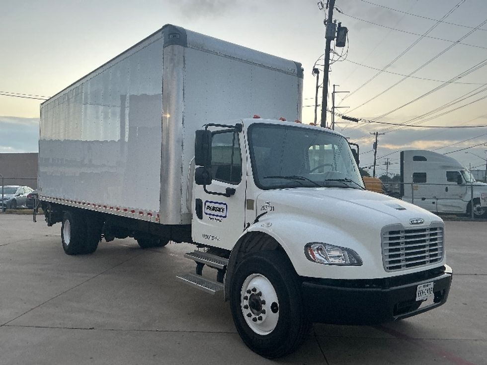 Medium Duty Box Truck-Light and Medium Duty Trucks-Freightliner-2022-M2-Dallas-TX-102,622\n\t\tmiles-$ 77,750 - Image 1