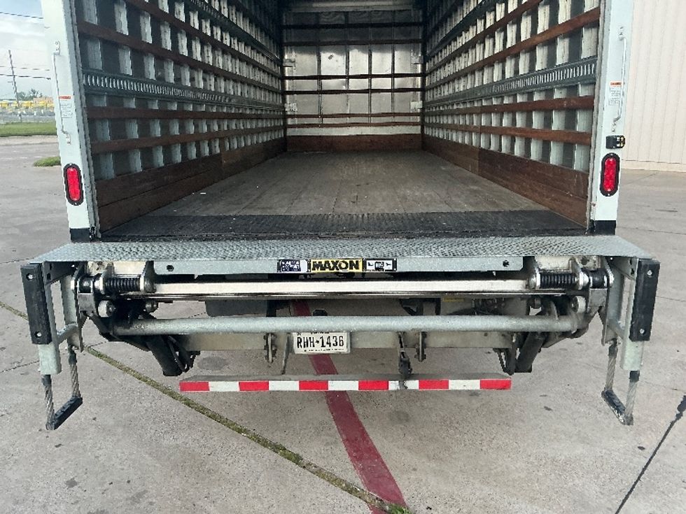 Medium Duty Box Truck-Light and Medium Duty Trucks-Freightliner-2022-M2-Dallas-TX-102,622\n\t\tmiles-$ 77,750 - Image 10