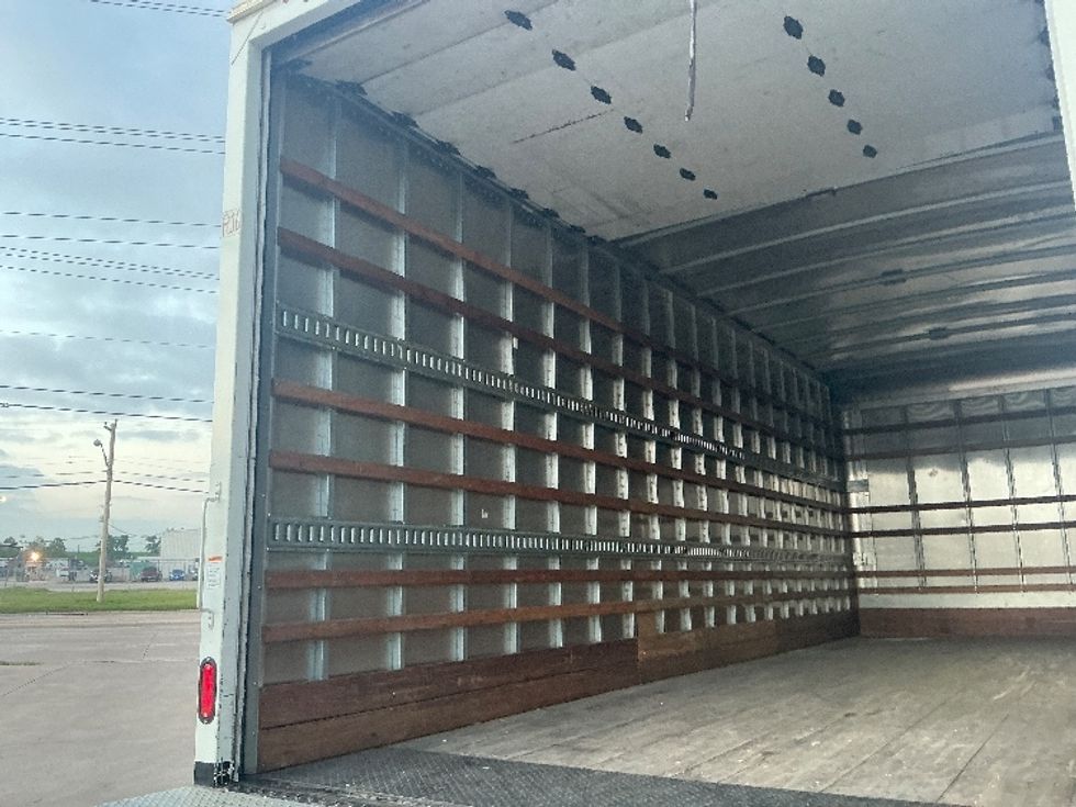 Medium Duty Box Truck-Light and Medium Duty Trucks-Freightliner-2022-M2-Dallas-TX-102,622\n\t\tmiles-$ 77,750 - Image 11