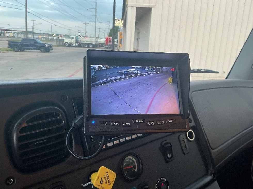 Medium Duty Box Truck-Light and Medium Duty Trucks-Freightliner-2022-M2-Dallas-TX-102,622\n\t\tmiles-$ 77,750 - Image 25