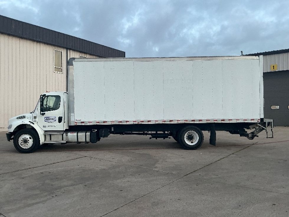 Medium Duty Box Truck-Light and Medium Duty Trucks-Freightliner-2022-M2-Dallas-TX-102,622\n\t\tmiles-$ 77,750 - Image 4