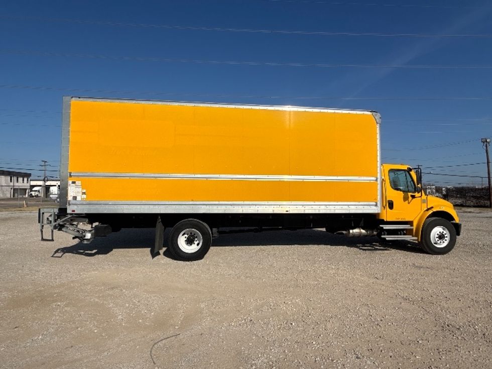 Medium Duty Box Truck-Light and Medium Duty Trucks-Freightliner-2022-M2-Dallas-TX-106,635\n\t\tmiles-$ 76,000 - Image 15