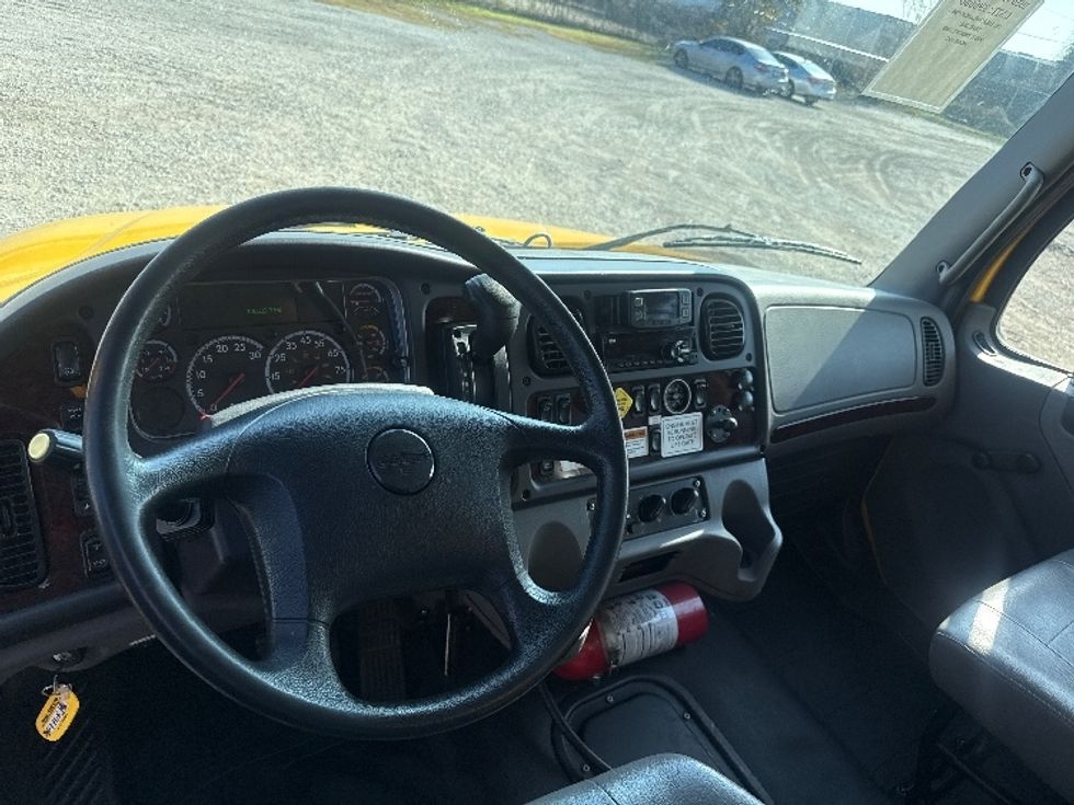 Medium Duty Box Truck-Light and Medium Duty Trucks-Freightliner-2022-M2-Dallas-TX-106,635\n\t\tmiles-$ 76,000 - Image 17