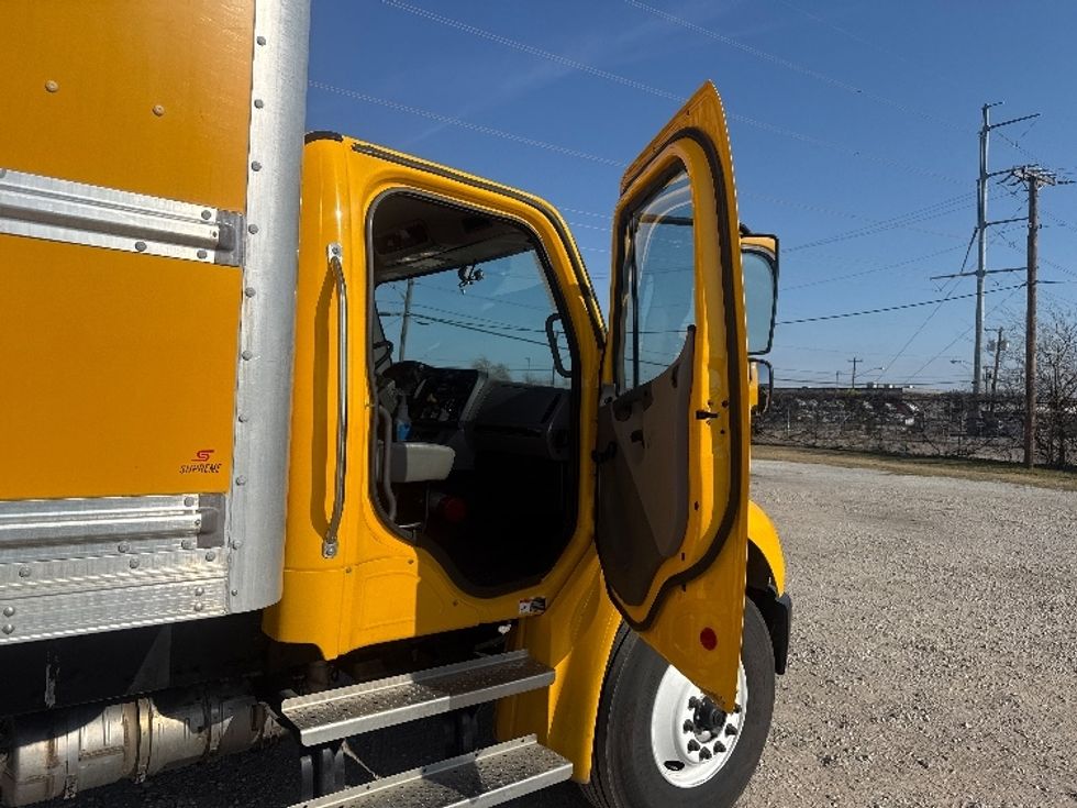 Medium Duty Box Truck-Light and Medium Duty Trucks-Freightliner-2022-M2-Dallas-TX-106,635\n\t\tmiles-$ 76,000 - Image 20
