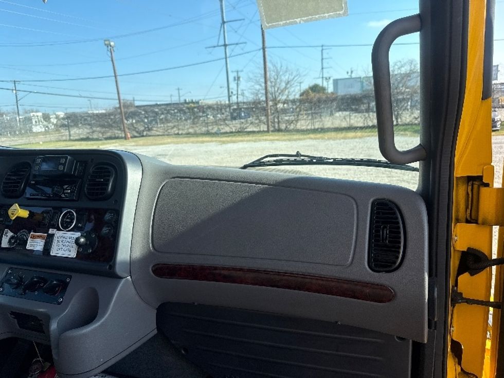 Medium Duty Box Truck-Light and Medium Duty Trucks-Freightliner-2022-M2-Dallas-TX-106,635\n\t\tmiles-$ 76,000 - Image 21