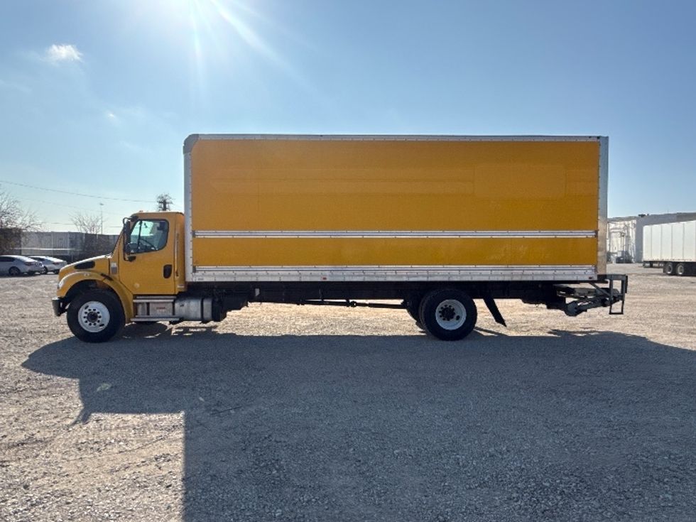 Medium Duty Box Truck-Light and Medium Duty Trucks-Freightliner-2022-M2-Dallas-TX-106,635\n\t\tmiles-$ 76,000 - Image 4