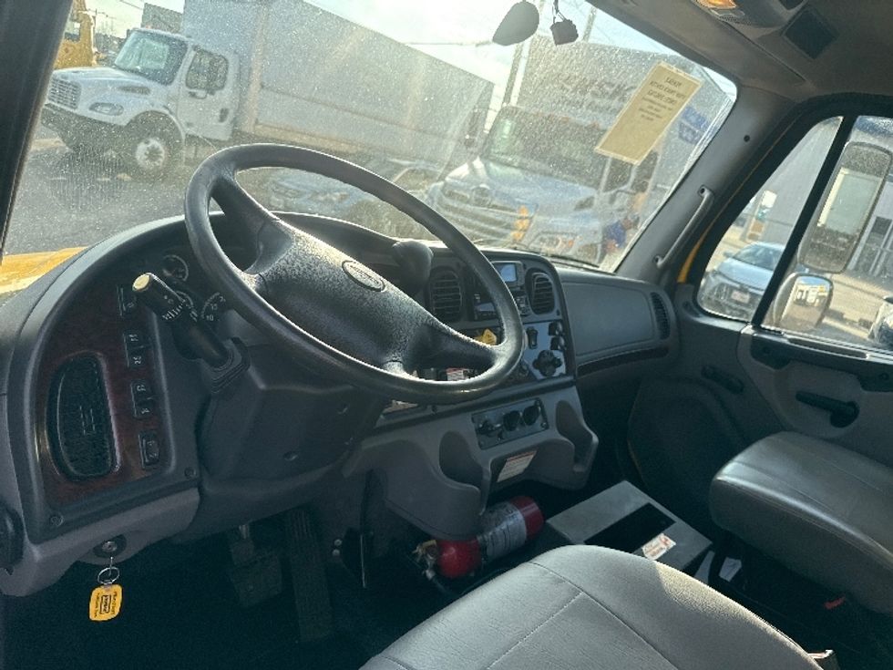 Medium Duty Box Truck-Light and Medium Duty Trucks-Freightliner-2022-M2-Dallas-TX-118,235\n\t\tmiles-$ 74,000 - Image 17