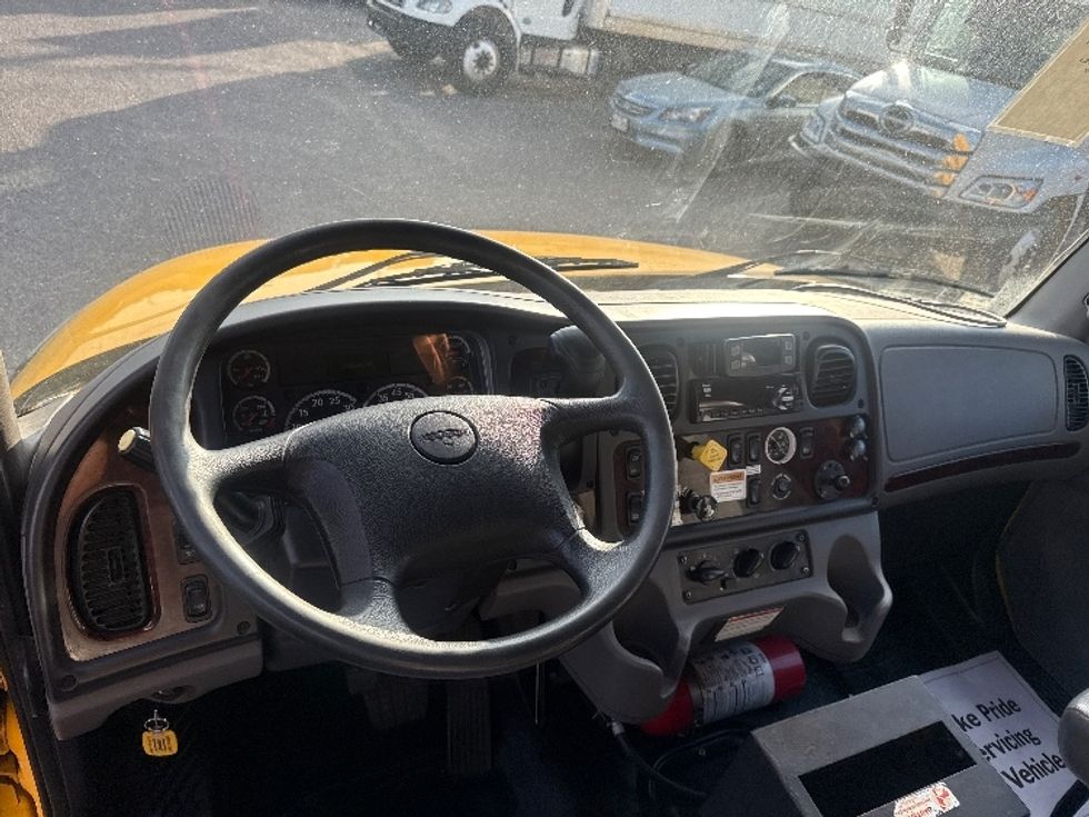 Medium Duty Box Truck-Light and Medium Duty Trucks-Freightliner-2022-M2-Dallas-TX-118,235\n\t\tmiles-$ 74,000 - Image 18