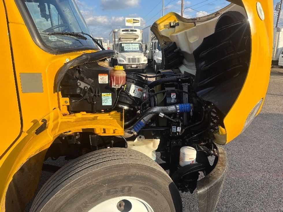 Medium Duty Box Truck-Light and Medium Duty Trucks-Freightliner-2022-M2-Dallas-TX-118,235\n\t\tmiles-$ 74,000 - Image 23