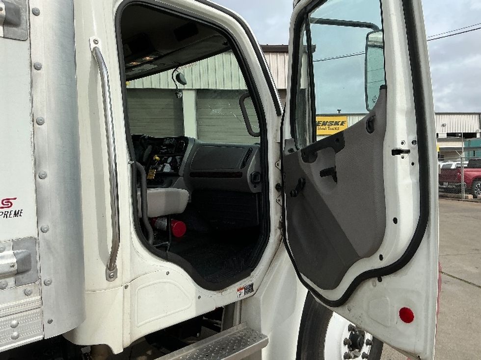 Medium Duty Box Truck-Light and Medium Duty Trucks-Freightliner-2022-M2-Dallas-TX-127,921\n\t\tmiles-$ 71,750 - Image 20