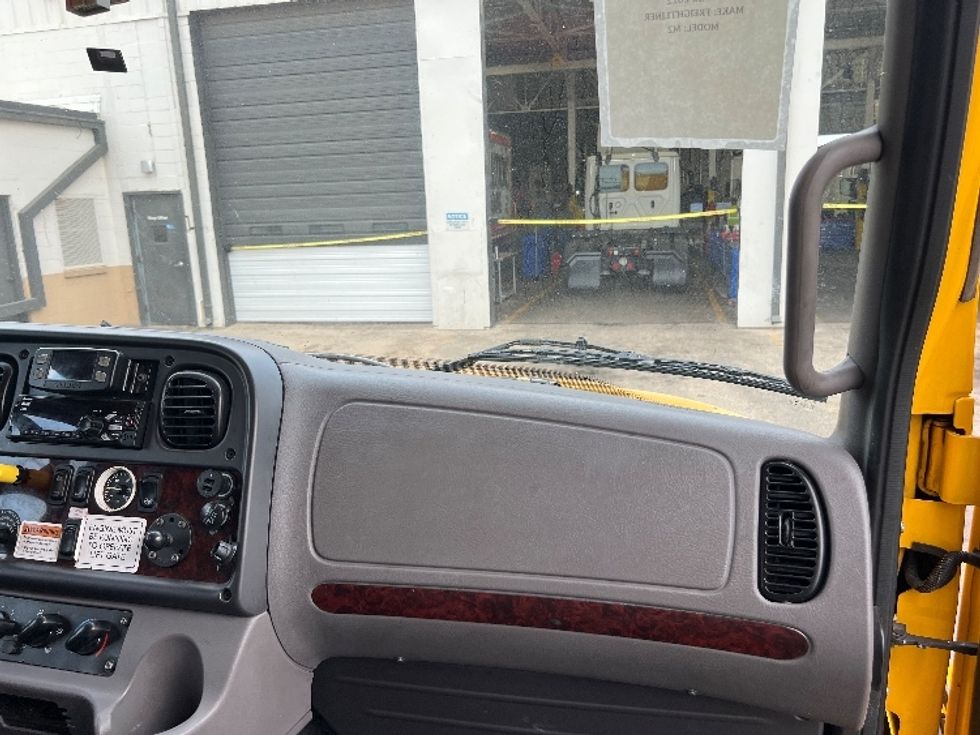 Medium Duty Box Truck-Light and Medium Duty Trucks-Freightliner-2022-M2-Dallas-TX-128,380\n\t\tmiles-$ 72,250 - Image 21