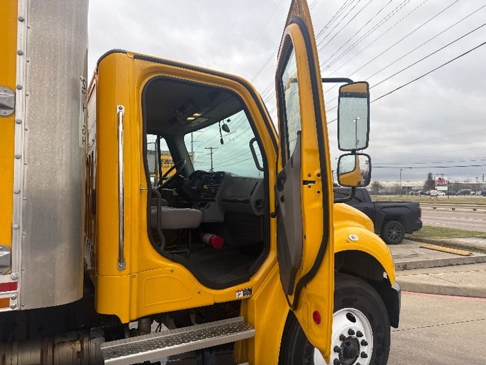 Medium Duty Box Truck-Light and Medium Duty Trucks-Freightliner-2022-M2-Dallas-TX-129,156\n\t\tmiles-$ 71,750 - Image 20
