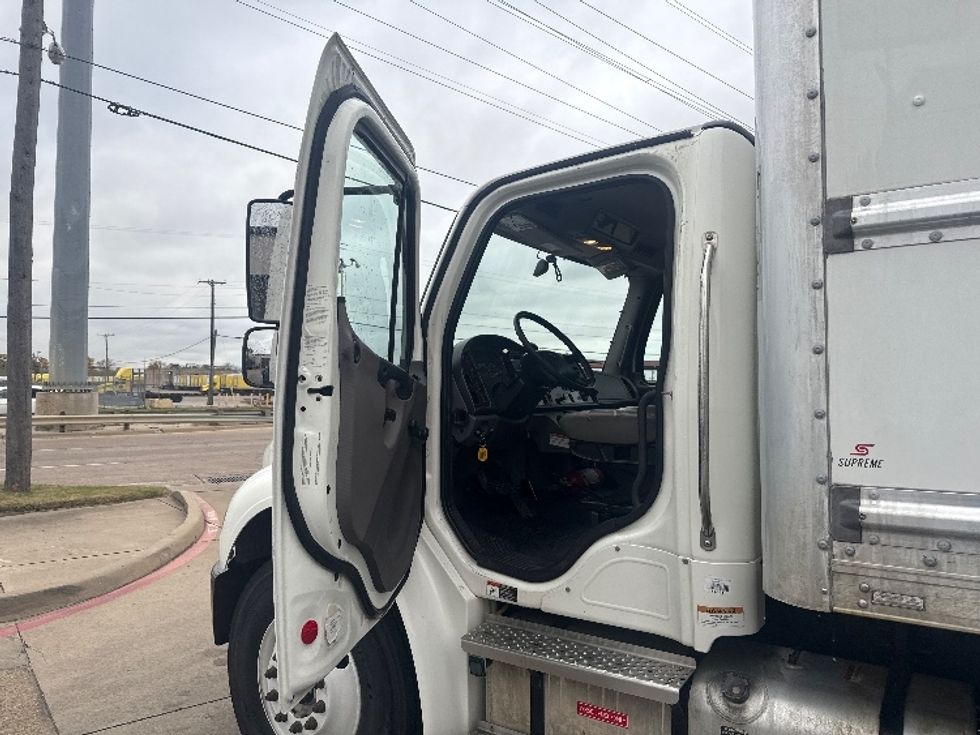 Medium Duty Box Truck-Light and Medium Duty Trucks-Freightliner-2022-M2-Dallas-TX-172,504\n\t\tmiles-$ 63,750 - Image 16