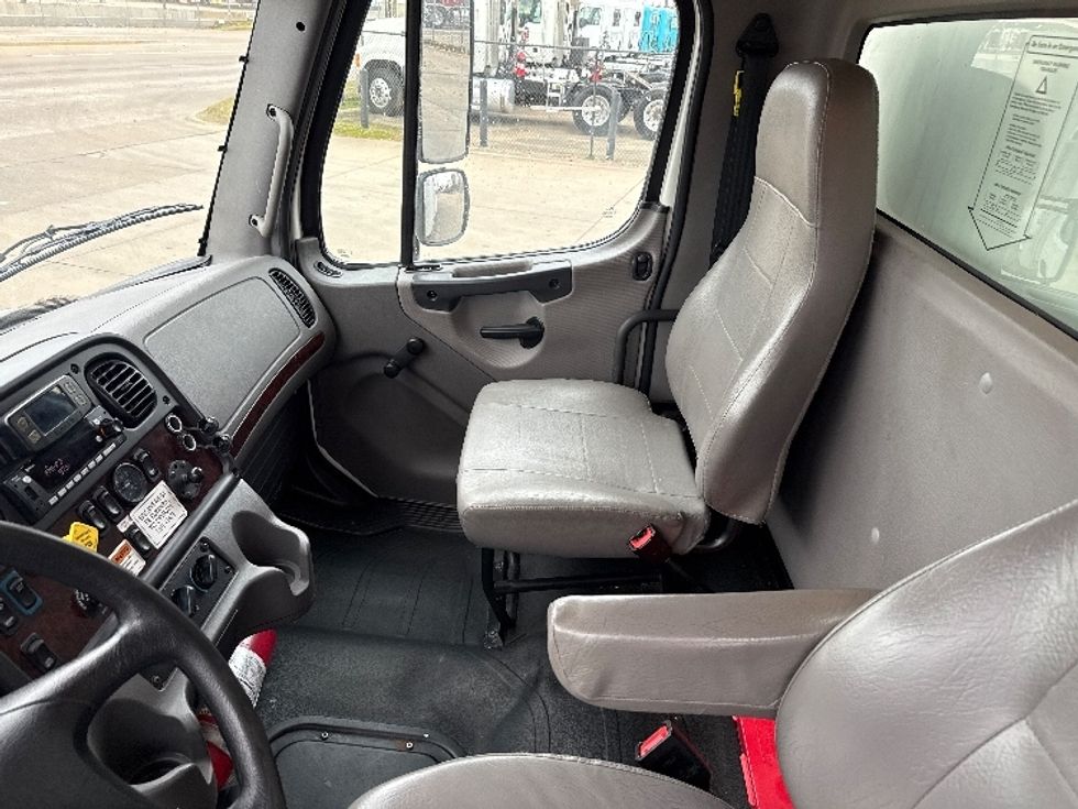 Medium Duty Box Truck-Light and Medium Duty Trucks-Freightliner-2022-M2-Dallas-TX-172,504\n\t\tmiles-$ 63,750 - Image 19