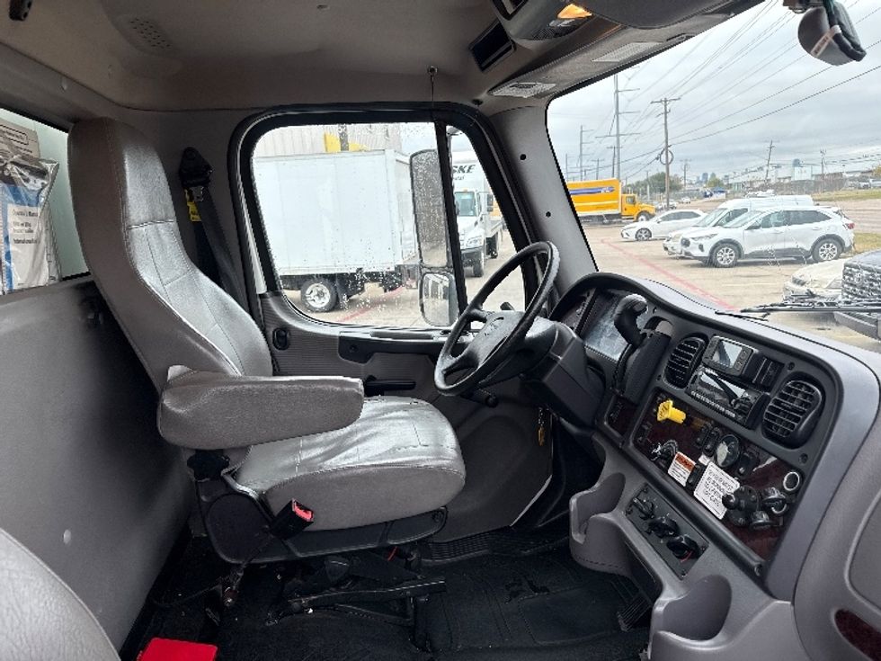 Medium Duty Box Truck-Light and Medium Duty Trucks-Freightliner-2022-M2-Dallas-TX-172,504\n\t\tmiles-$ 63,750 - Image 22