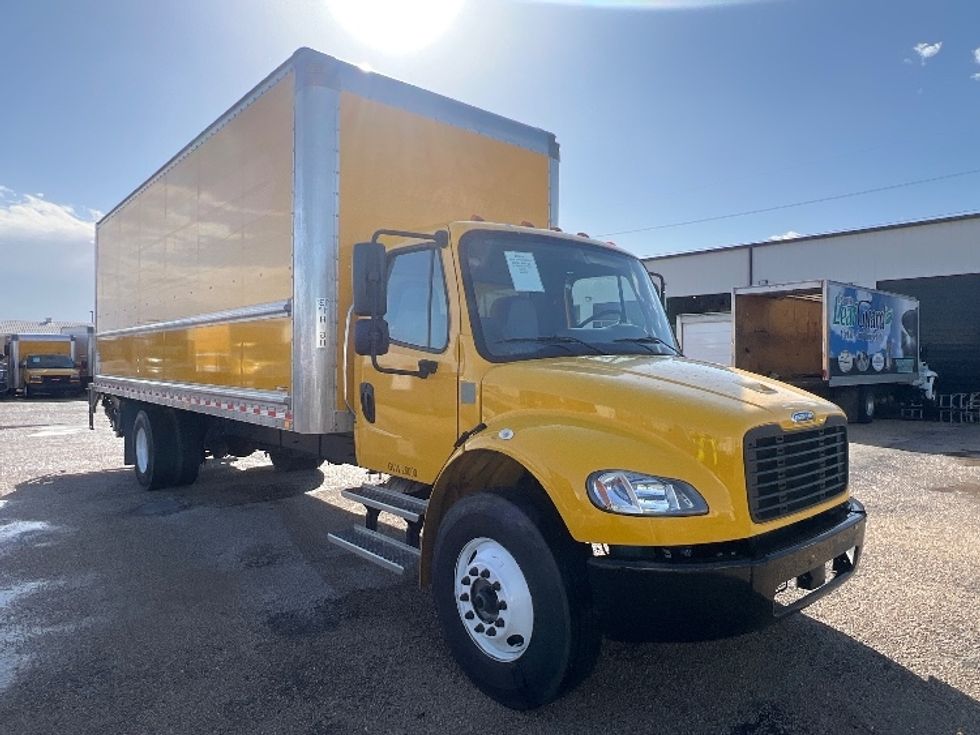 Medium Duty Box Truck-Light and Medium Duty Trucks-Freightliner-2022-M2-Dallas-TX-196,633\n\t\tmiles-$ 54,500 - Image 1