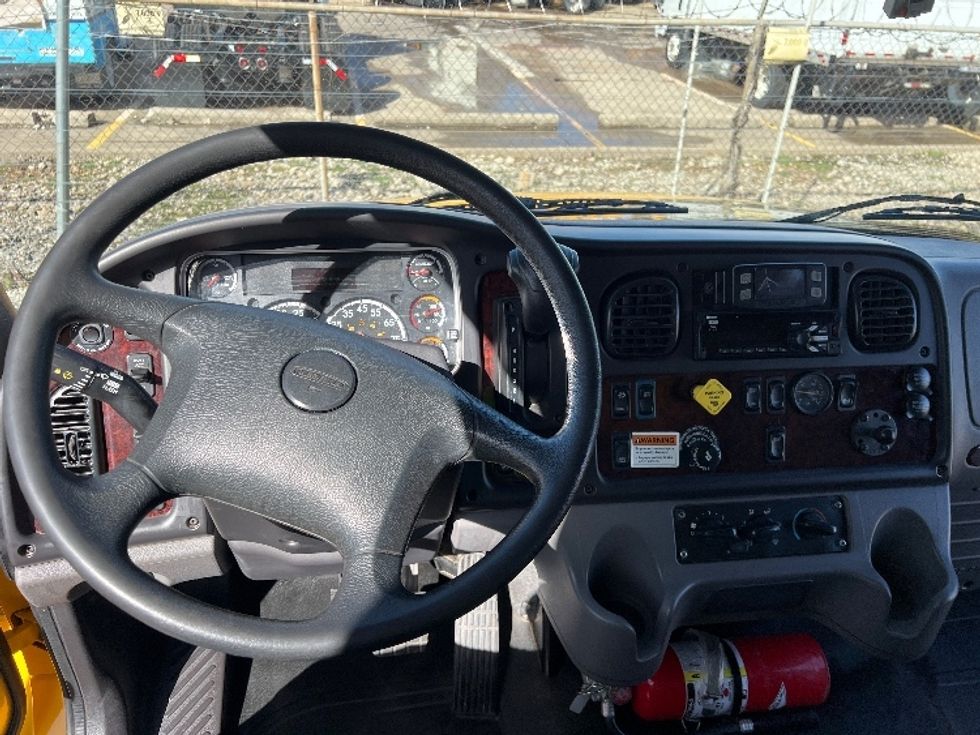 Medium Duty Box Truck-Light and Medium Duty Trucks-Freightliner-2022-M2-Dallas-TX-196,633\n\t\tmiles-$ 54,500 - Image 18