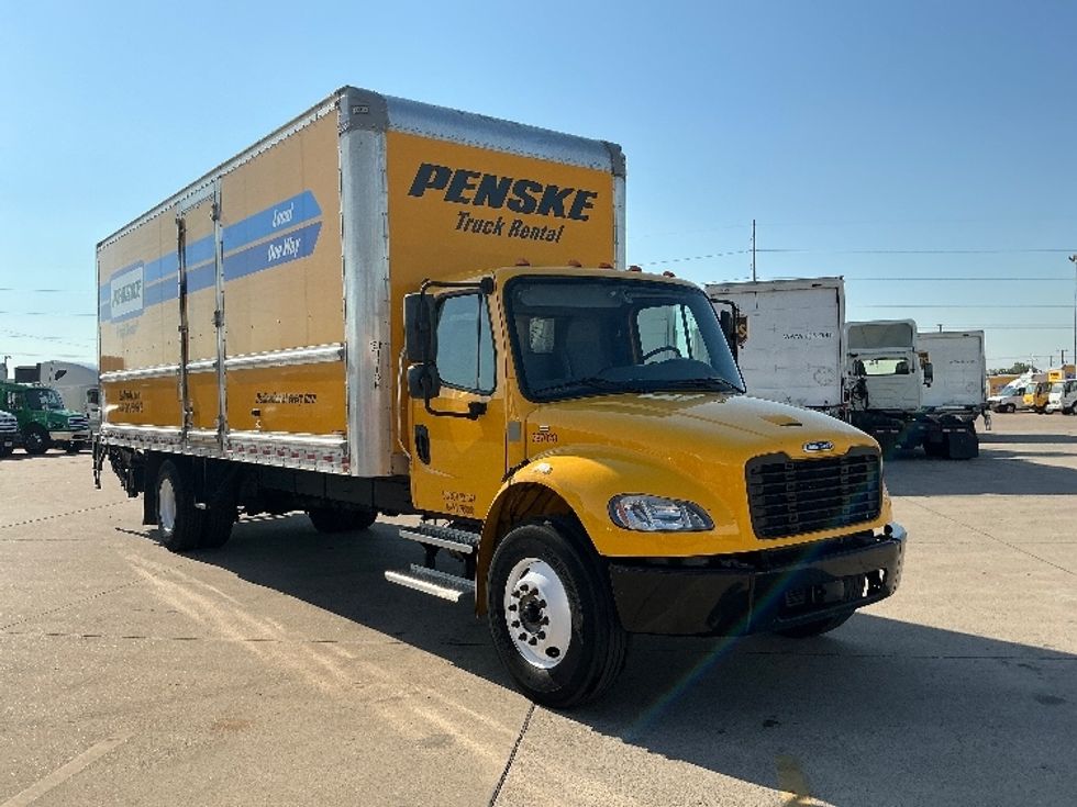 Medium Duty Box Truck-Light and Medium Duty Trucks-Freightliner-2022-M2-Dallas-TX-207,249\n\t\tmiles-$ 56,000 - Image 1