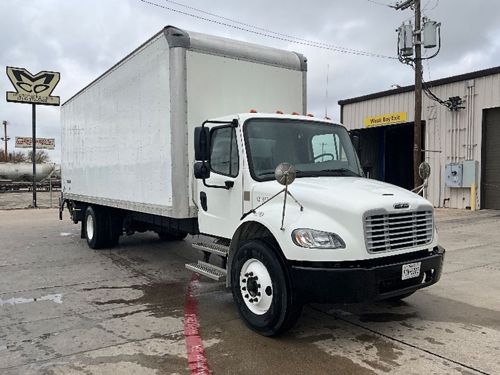 Medium Duty Box Truck-Light and Medium Duty Trucks-Freightliner-2022-M2-Dallas-TX-98,727\n\t\tmiles-$ 77,750 - Image 1