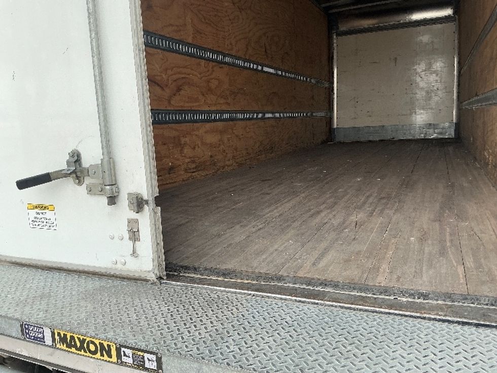 Medium Duty Box Truck-Light and Medium Duty Trucks-Freightliner-2022-M2-Dallas-TX-98,727\n\t\tmiles-$ 77,750 - Image 10