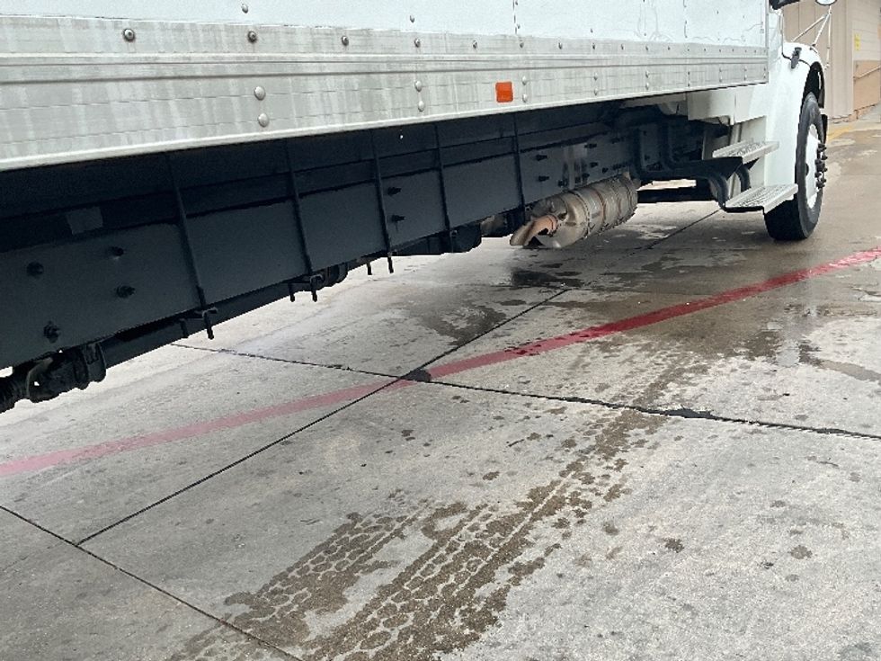 Medium Duty Box Truck-Light and Medium Duty Trucks-Freightliner-2022-M2-Dallas-TX-98,727\n\t\tmiles-$ 77,750 - Image 14