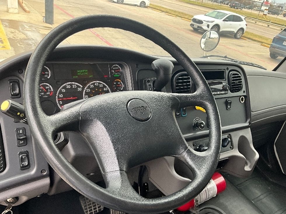 Medium Duty Box Truck-Light and Medium Duty Trucks-Freightliner-2022-M2-Dallas-TX-98,727\n\t\tmiles-$ 77,750 - Image 17