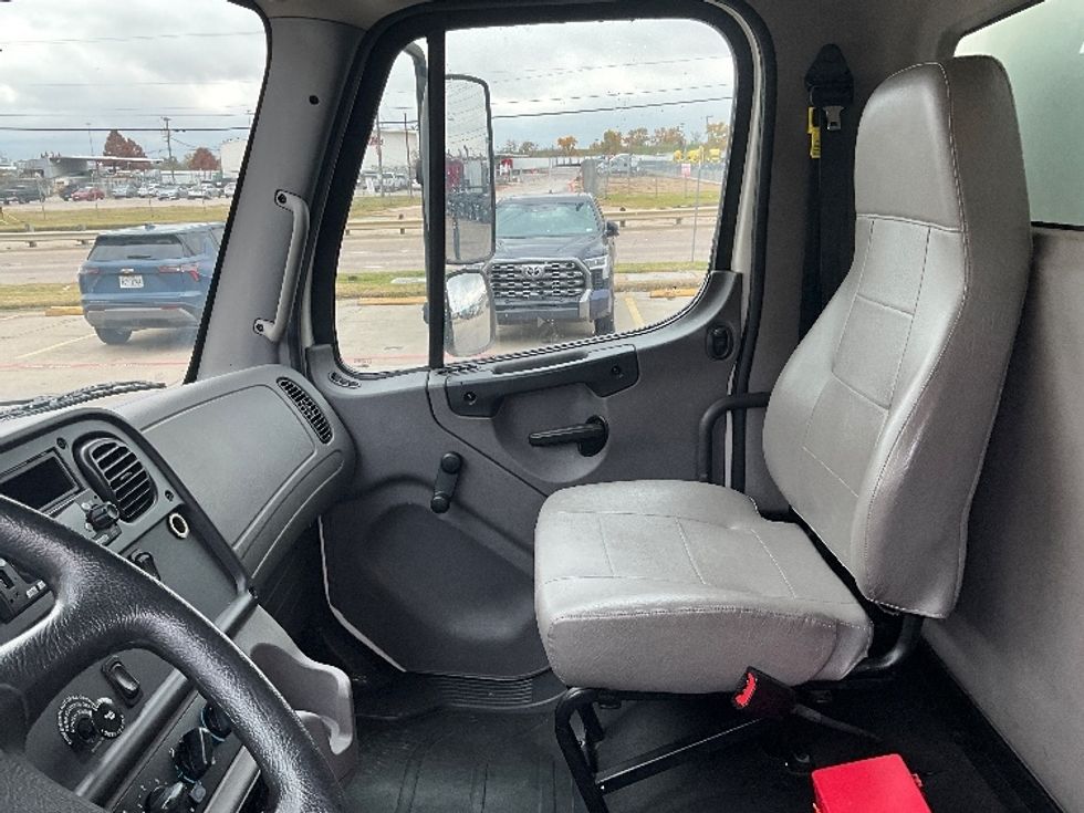 Medium Duty Box Truck-Light and Medium Duty Trucks-Freightliner-2022-M2-Dallas-TX-98,727\n\t\tmiles-$ 77,750 - Image 19