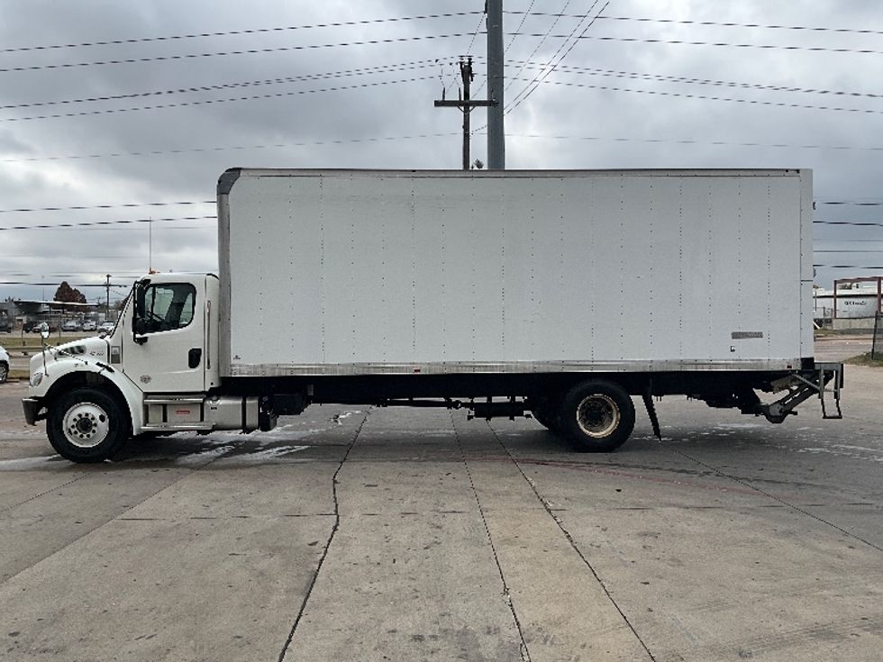 Medium Duty Box Truck-Light and Medium Duty Trucks-Freightliner-2022-M2-Dallas-TX-98,727\n\t\tmiles-$ 77,750 - Image 4