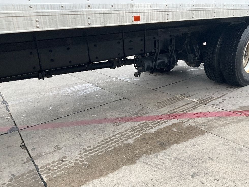 Medium Duty Box Truck-Light and Medium Duty Trucks-Freightliner-2022-M2-Dallas-TX-98,727\n\t\tmiles-$ 77,750 - Image 5