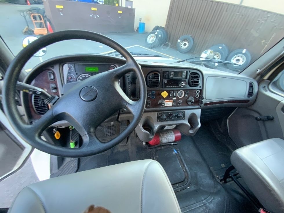 Medium Duty Box Truck-Light and Medium Duty Trucks-Freightliner-2022-M2-Dayton-NJ-217,959\n\t\tmiles-$ 57,750 - Image 18