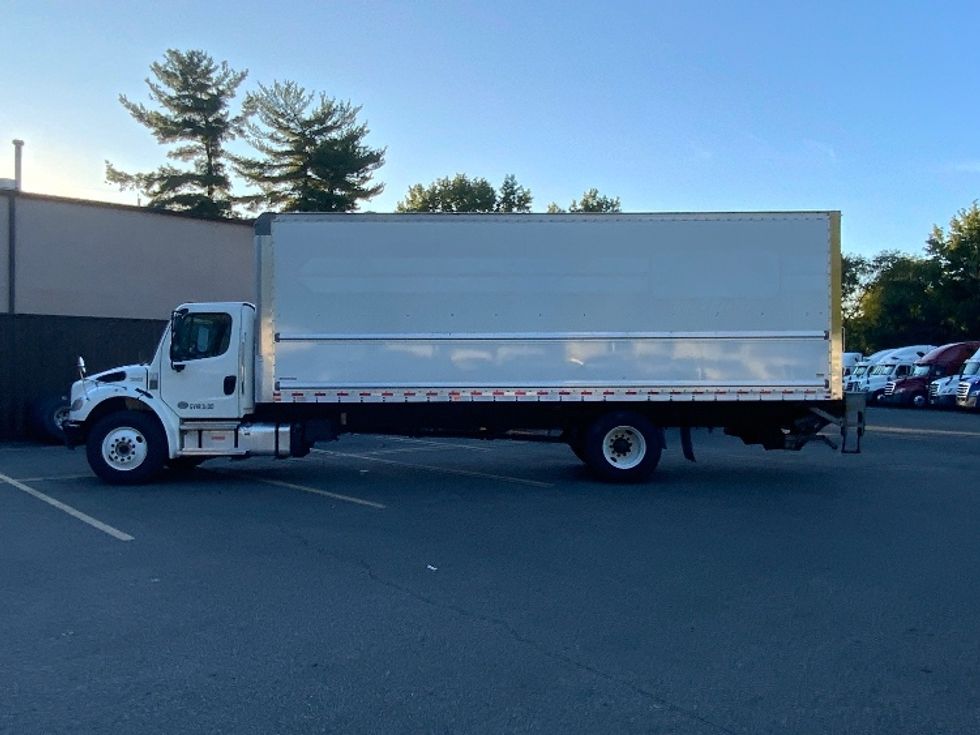 Medium Duty Box Truck-Light and Medium Duty Trucks-Freightliner-2022-M2-Dayton-NJ-217,959\n\t\tmiles-$ 57,750 - Image 4