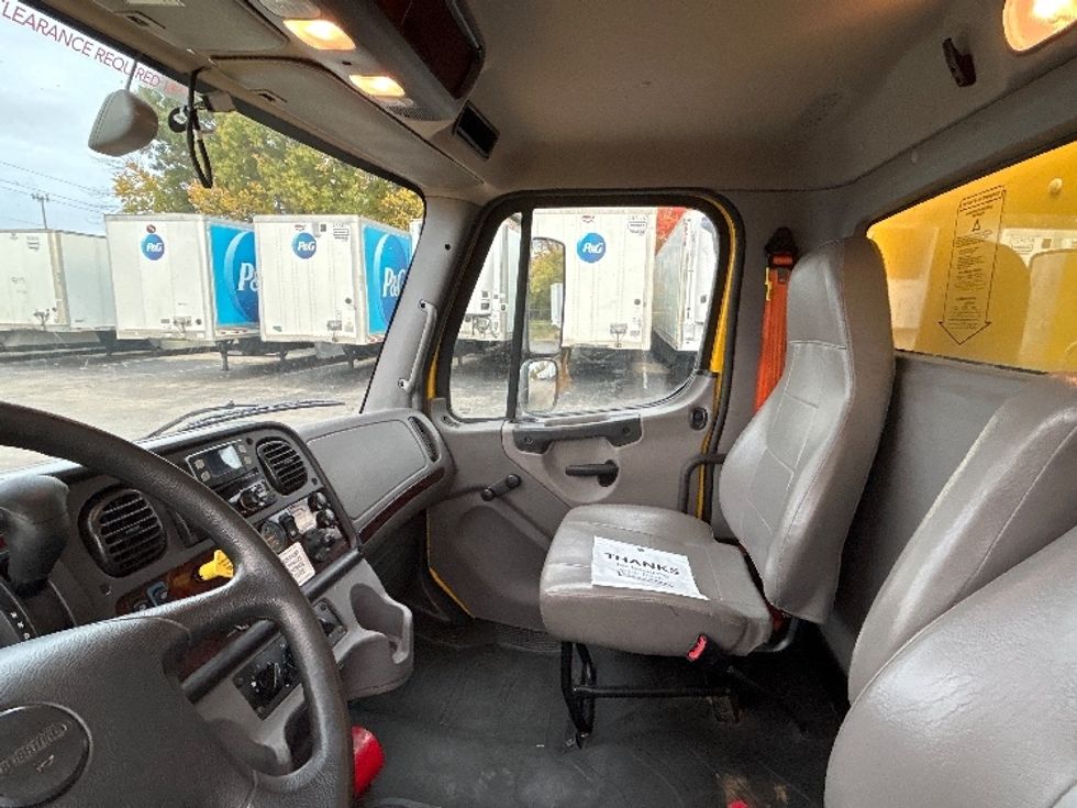 Medium Duty Box Truck-Light and Medium Duty Trucks-Freightliner-2022-M2-Dayton-OH-318,836\n\t\tmiles-$ 35,500 - Image 19