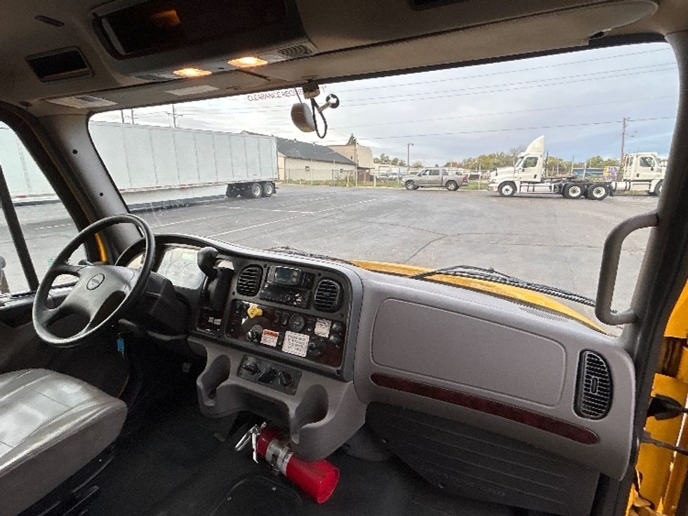 Medium Duty Box Truck-Light and Medium Duty Trucks-Freightliner-2022-M2-Dayton-OH-318,836\n\t\tmiles-$ 35,500 - Image 21