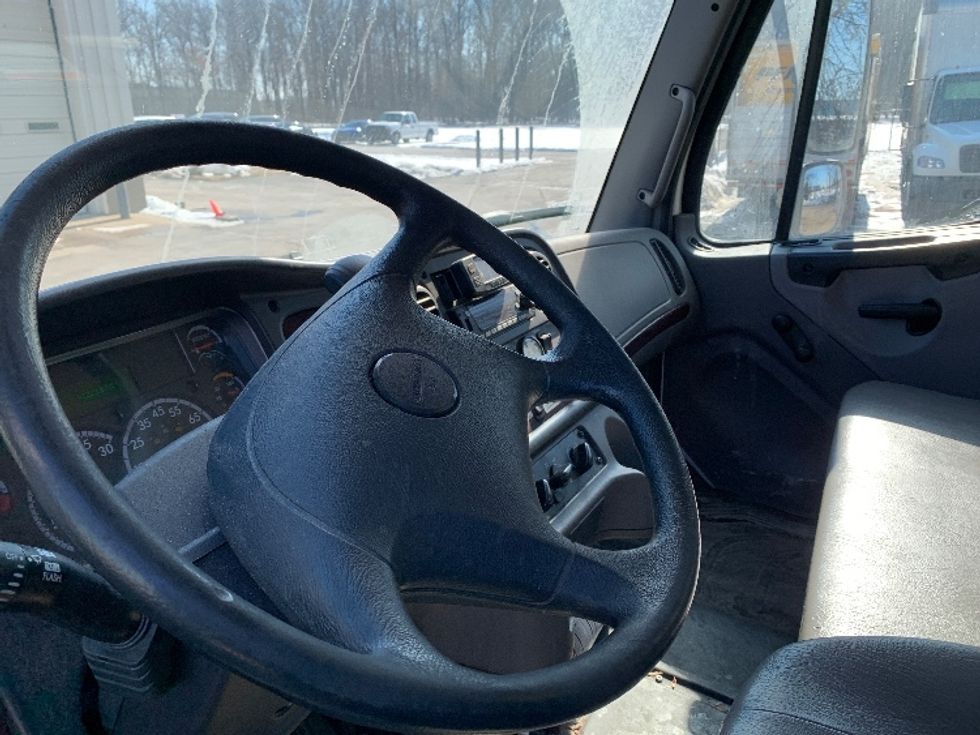 Medium Duty Box Truck-Light and Medium Duty Trucks-Freightliner-2022-M2-Delaware-OH-91,283\n\t\tmiles-$ 77,750 - Image 17