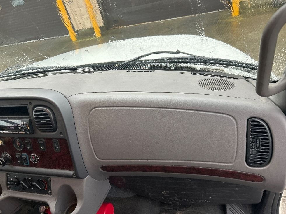 Medium Duty Box Truck-Light and Medium Duty Trucks-Freightliner-2022-M2-Delta-BC-234,866\n\t\tkm-$ 83,500 - Image 21