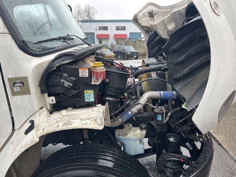 Medium Duty Box Truck-Light and Medium Duty Trucks-Freightliner-2022-M2-Delta-BC-234,866\n\t\tkm-$ 83,500 - Image 23