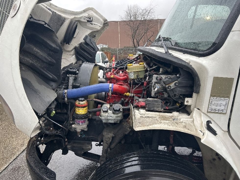 Medium Duty Box Truck-Light and Medium Duty Trucks-Freightliner-2022-M2-Delta-BC-234,866\n\t\tkm-$ 83,500 - Image 24