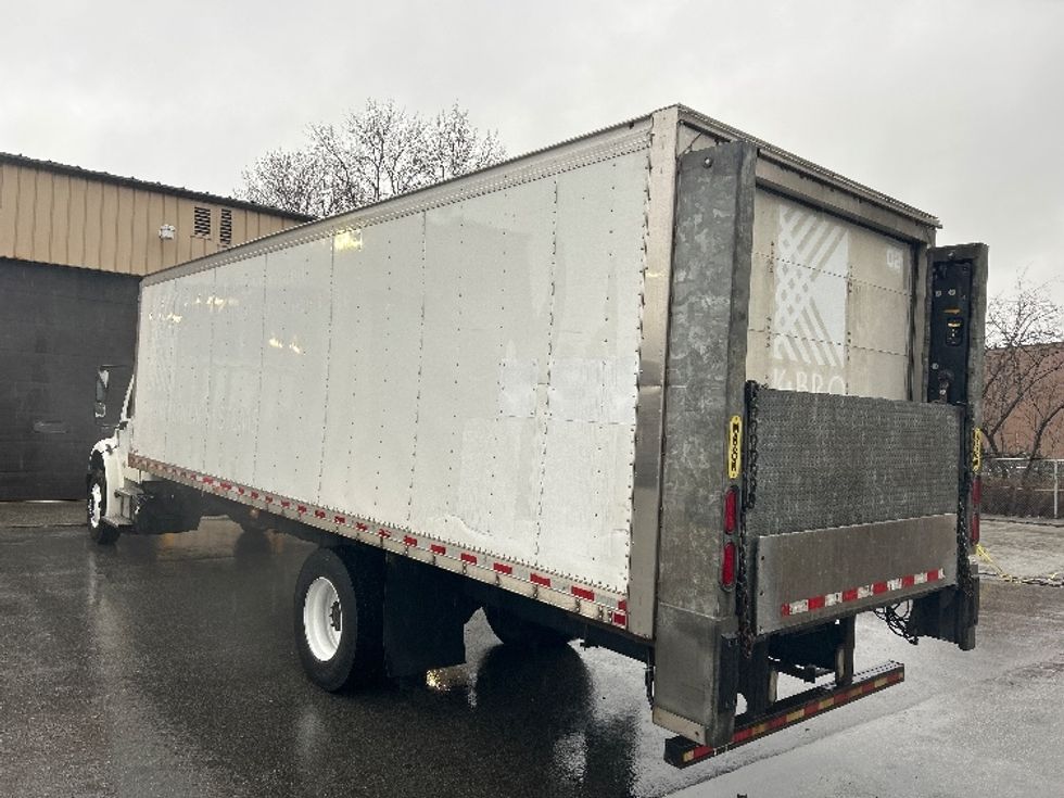 Medium Duty Box Truck-Light and Medium Duty Trucks-Freightliner-2022-M2-Delta-BC-234,866\n\t\tkm-$ 83,500 - Image 6