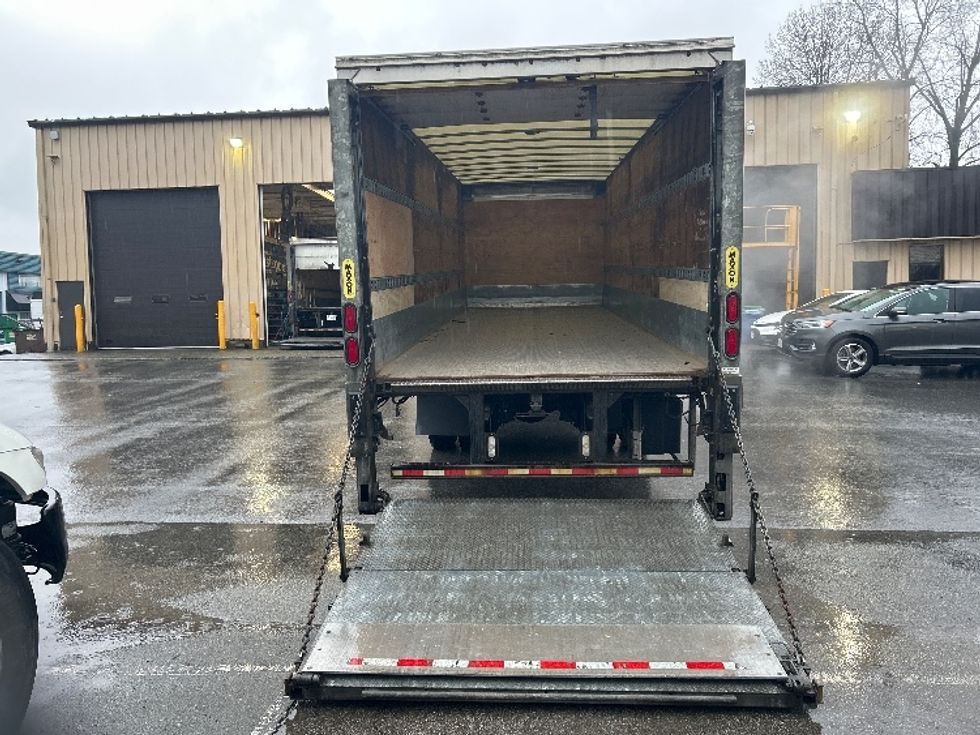 Medium Duty Box Truck-Light and Medium Duty Trucks-Freightliner-2022-M2-Delta-BC-234,866\n\t\tkm-$ 83,500 - Image 9