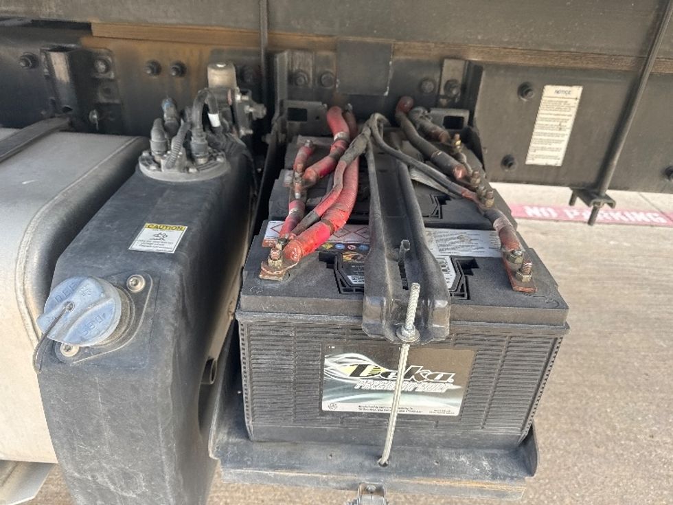 Medium Duty Box Truck-Light and Medium Duty Trucks-Freightliner-2022-M2-Denton-TX-135,801\n\t\tmiles-$ 71,000 - Image 25