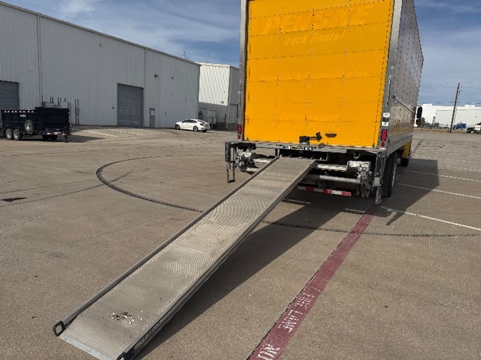 Medium Duty Box Truck-Light and Medium Duty Trucks-Freightliner-2022-M2-Denton-TX-135,801\n\t\tmiles-$ 71,000 - Image 26