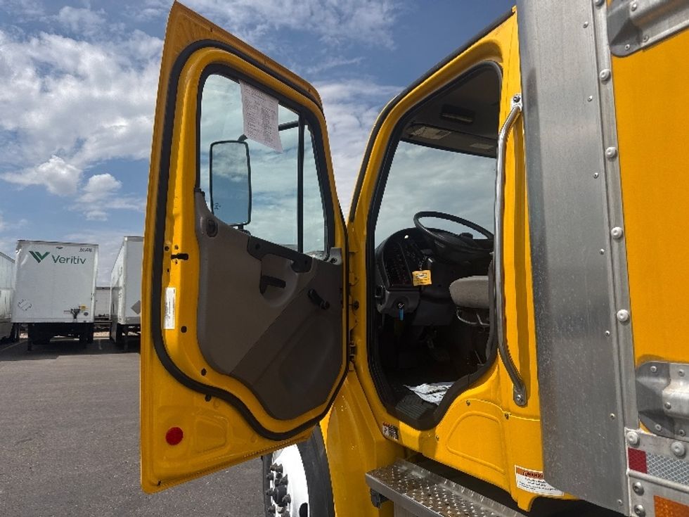 Medium Duty Box Truck-Light and Medium Duty Trucks-Freightliner-2022-M2-Denver-CO-105,196\n\t\tmiles-$ 75,000 - Image 16