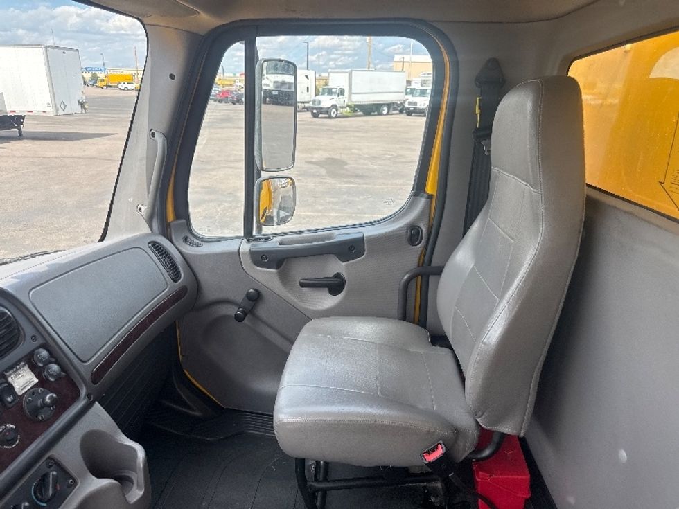 Medium Duty Box Truck-Light and Medium Duty Trucks-Freightliner-2022-M2-Denver-CO-105,196\n\t\tmiles-$ 75,000 - Image 19