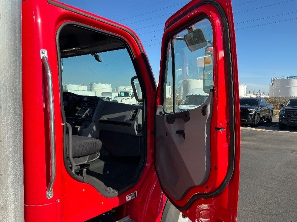 Medium Duty Box Truck-Light and Medium Duty Trucks-Freightliner-2022-M2-Denver-CO-108,021\n\t\tmiles-$ 78,000 - Image 19