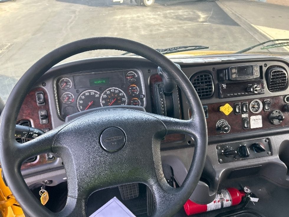 Medium Duty Box Truck-Light and Medium Duty Trucks-Freightliner-2022-M2-Denver-CO-121,518\n\t\tmiles-$ 73,500 - Image 18