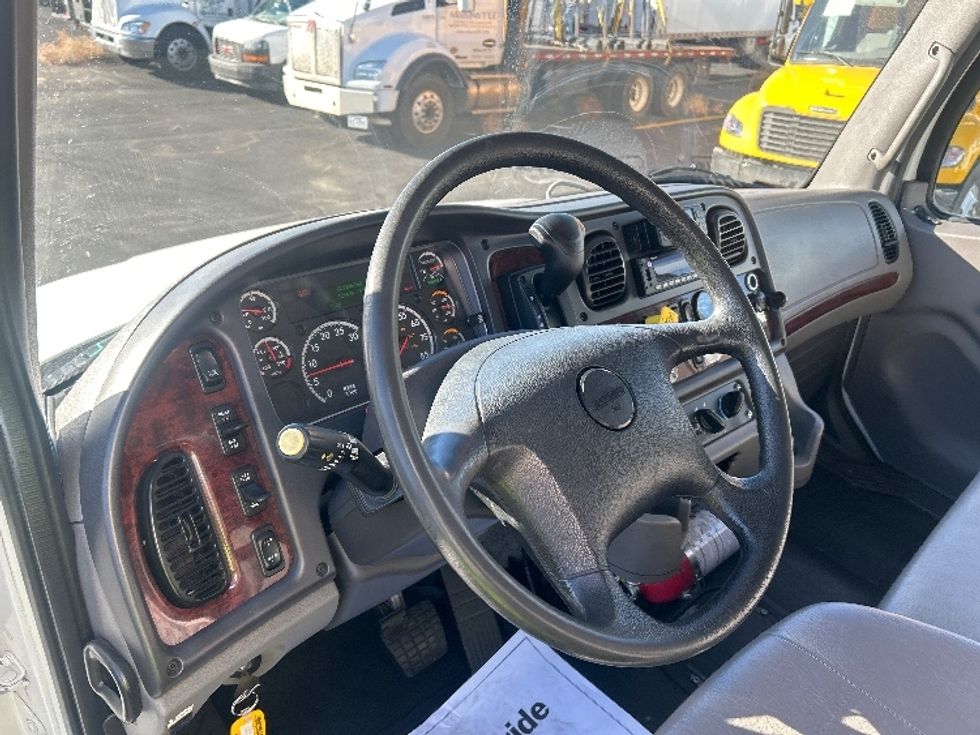 Medium Duty Box Truck-Light and Medium Duty Trucks-Freightliner-2022-M2-Denver-CO-128,659\n\t\tmiles-$ 73,000 - Image 17