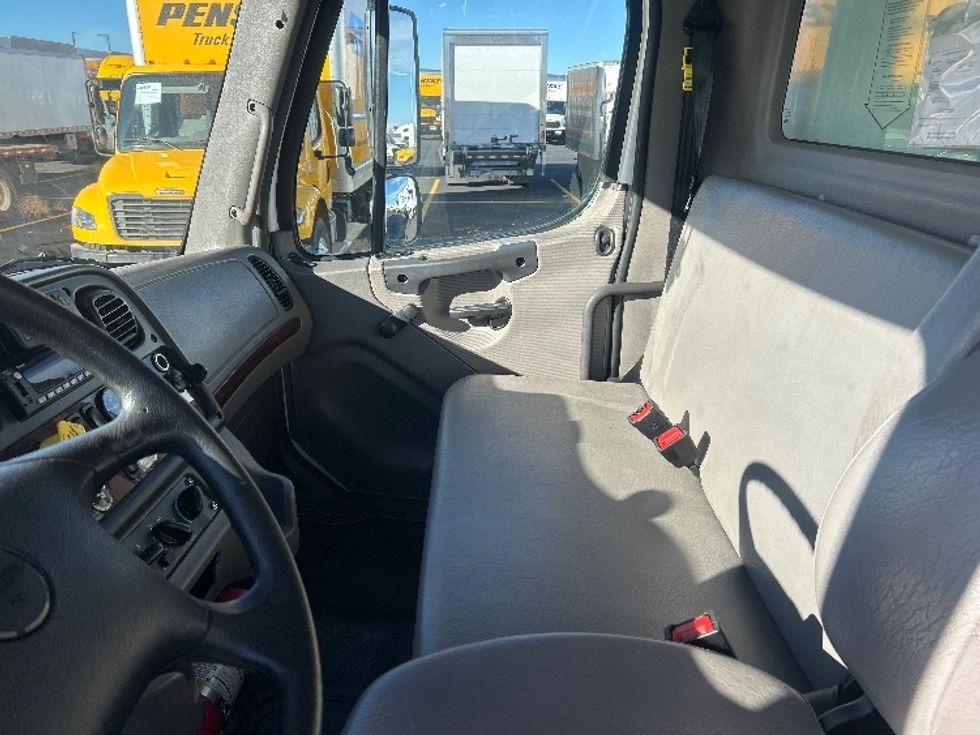 Medium Duty Box Truck-Light and Medium Duty Trucks-Freightliner-2022-M2-Denver-CO-128,659\n\t\tmiles-$ 73,000 - Image 19