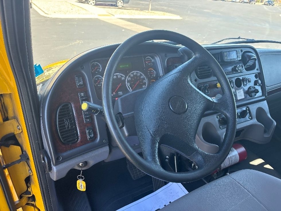 Medium Duty Box Truck-Light and Medium Duty Trucks-Freightliner-2022-M2-Denver-CO-150,803\n\t\tmiles-$ 71,750 - Image 17